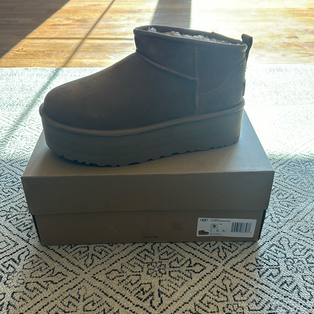 UGG classic ultra mini platform